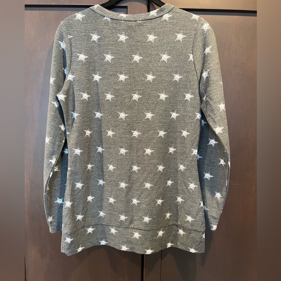 Gray Star Pattern Women's Jersey Top - Picture 2 of 6